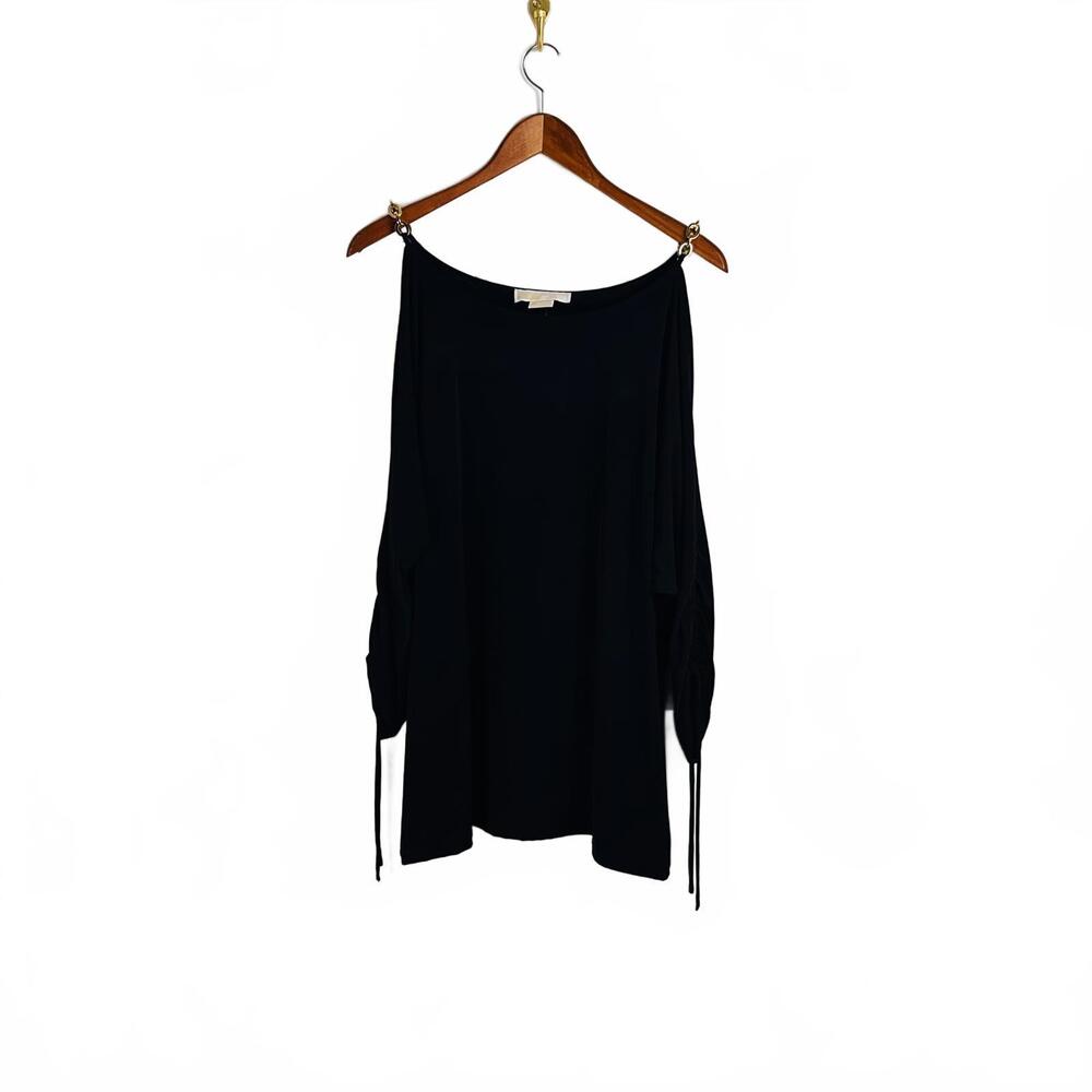 Chic Off-Shoulder Black Top